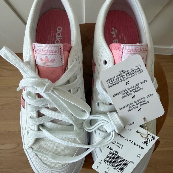 NEW ADIDAS WOMENS SIZE 5 ADIDAS SNEAKER PLAFORM SHOES WHITE/PINK - Picture 1 of 3
